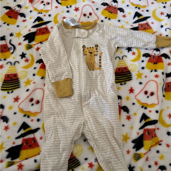 Gerber White and Tan Striped Baby Footie - Picture 2 of 6